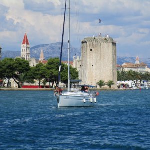 Dalmatien: Trogir> Hafeneinfahrt