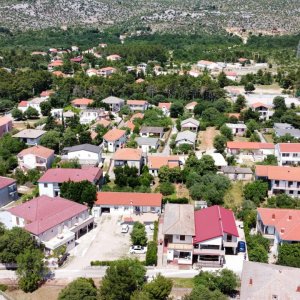 Norddalmatien: Seline >Blick über das Dorf