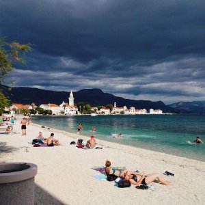 Dalmatien: Kastela > Strandabschnitt