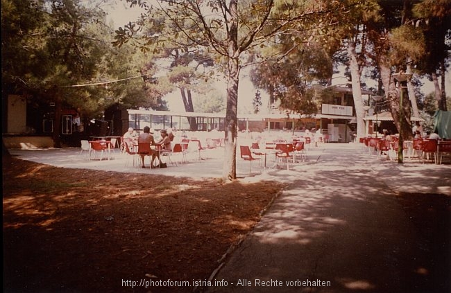 POREC-BORIK_Strandgrill_u1981_FOTO.jpg