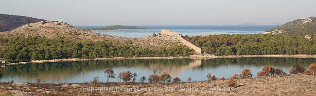 HALBINSEL_OSTRICA_Wehrmauer_IMG_0523a.jpg