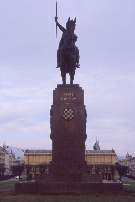 Kopie_von_u2004-12-29-097_Zagreb_Tomislav_Denkmal.jpg