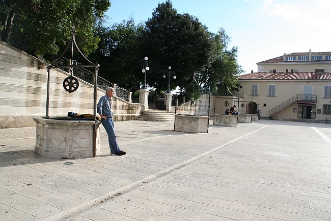 ZADAR_Fuenfbrunnenplatz_IMG_1270.jpg