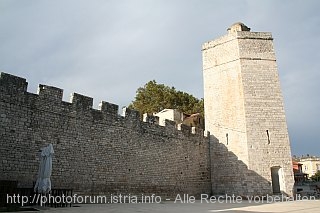 ZADAR_Turm_Kapetanova_Kula_IMG_1271.jpg