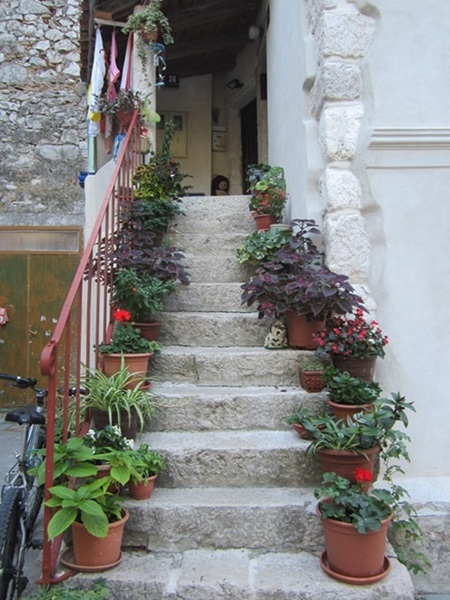 60.Blumen_Treppe_2.jpg