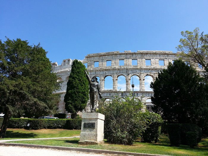 Amphitheater_Pula.jpg