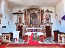 8 Hauptaltar Kirche Kassian.jpg