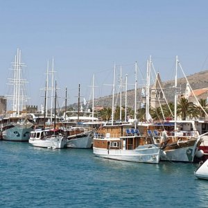 Dalmatien: Trogir> Ausflugsschiffe
