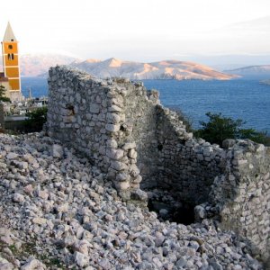 Kvarner: Baska > Ruinen von Ur-Baska