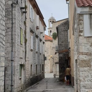 Dalmatien: Kastela Stari> Altstadtgasse