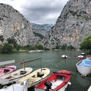 Dalmatien : Omis > Ausflugsboote