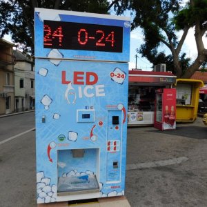 Eisautomat in Kastel Stari