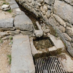 Dalmatien: Kastela> Brunnen