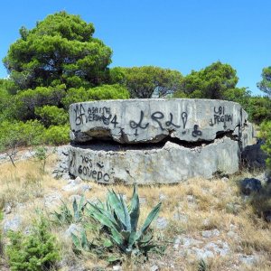 Dalmatien: INSEL ZLARIN > verlassener Militärposten auf dem Gipfel Klepac