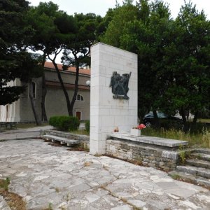 Dalmatien: Kastel Gomilica> Gedenkstätte