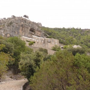 Dalmatien: Insel Brač > Am ehemaligen Kloster Blaca