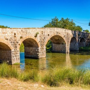 Dalmatien: KASTEL ZEGARSKI > Brücke über den Zrmanja