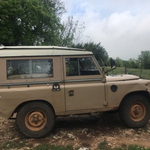 Landrover (2).JPG