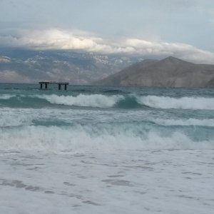 Insel Krk: BASKA > Berge im Spiel der Wellen