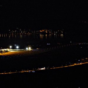 Die Landebahn bei Nacht