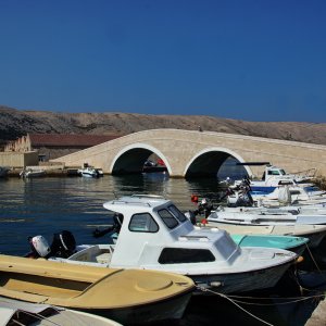Dalmatien: PAG > Fußgängerbrücke