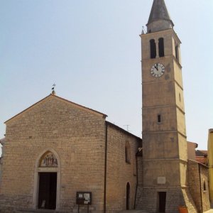 Istrien FAZANA Pfarrkirche St. Cosmas und Damian.JPG