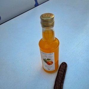 Mandarinen-grappa-likör Johanniskraut