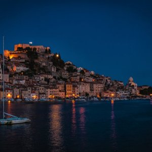 Dalmatien: SIBENIK > hereinbrechende Nacht