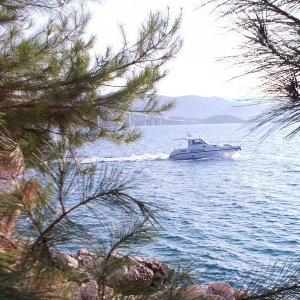 Dalmatien: Polizeiboot bei Komarna
