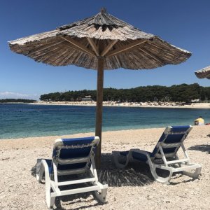 Dalmatien: PRIMOSTEN < Riva > Liegestühle