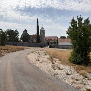 10_Dragovic monastery.jpg