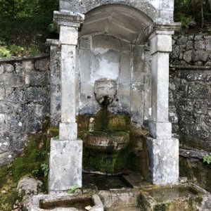 Istrien: Opatija > alter Brunnen