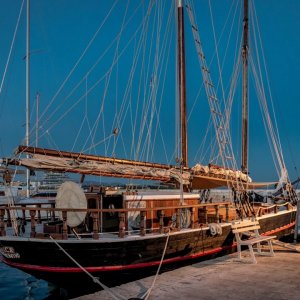 Dalmatien: VODICE > Segler Lirica