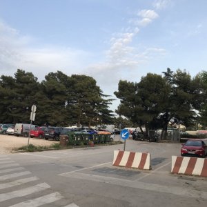 Zadar Parkplatz (3).JPG