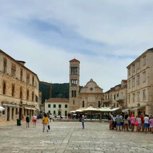 Hauptplatz Hvar mit Sv. Stjepana