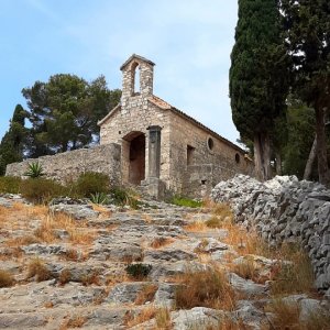 Kirche am Weg zur Spanischen Festung Hvar