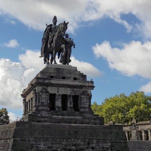 Kaiser-Wilhelm-Denkmal Koblenz Deutsches Eck.jpg