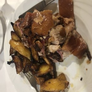 Spanferkel mit Bratkartoffeln