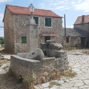 Dalmatien: MALA RUDINA > Ölmühle