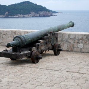 51- Blick auf die Insel Lokrum vor Dubrovnik klein