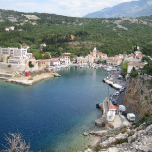 Kvarner: JABLANAC<Blick Fährhafen