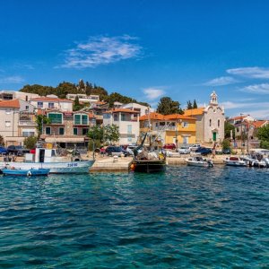 Dalmatien: TRIBUNJ > mediterranes Flair