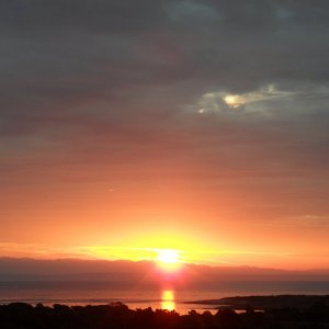 Sonnenaufgang vorm Schlafzimmerfenster