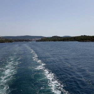 16_Schifffahrt Sibenik Zirje.jpg