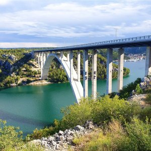 Dalmatien: Skradin> Brücke