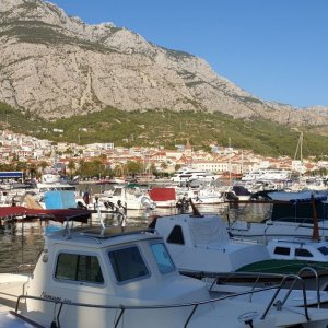 Dalmatien: MAKARSKA > Blick vom Hafen