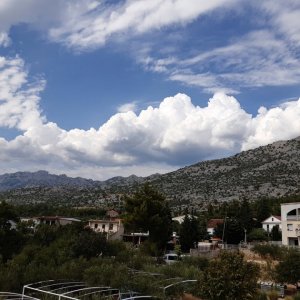 Dalmatien: STARIGRAD PAKLENICA > Wolken über dem Velebit.jpg