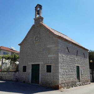 Dalmatien: KASTEL LUKSIC > Kirche St. Johannes der Täufer.jpg