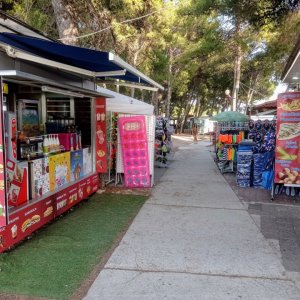 Dalmatien: Vodice> Marktbuden