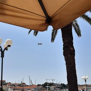 Trogir_Flugzeug.jpg